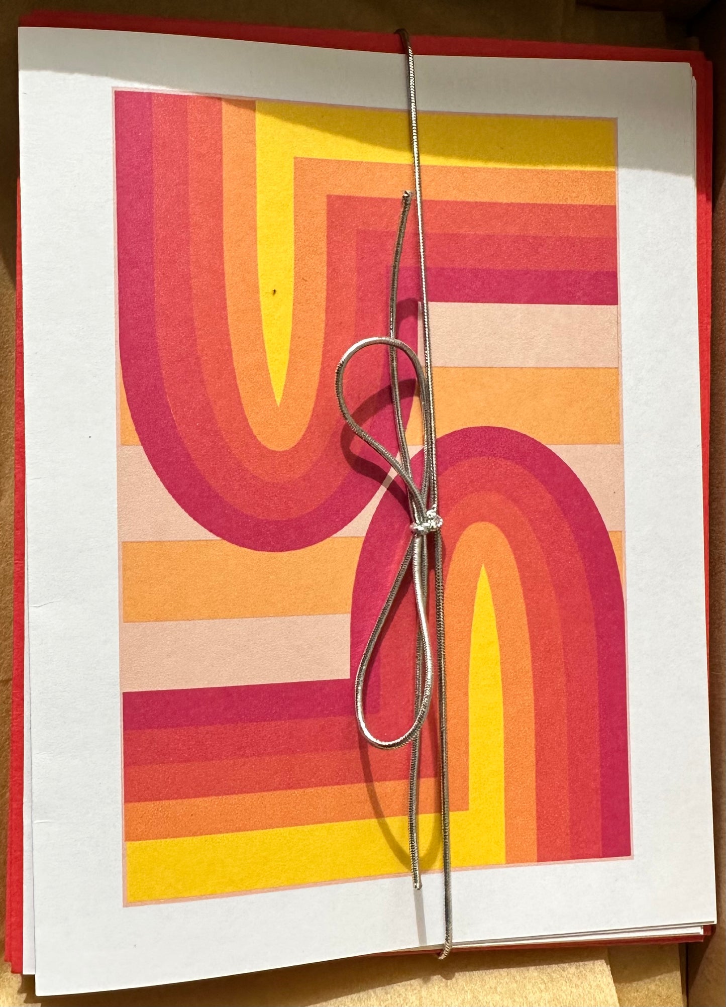 Red 70'S ARCH A2 Geometric boxed note card set of 10