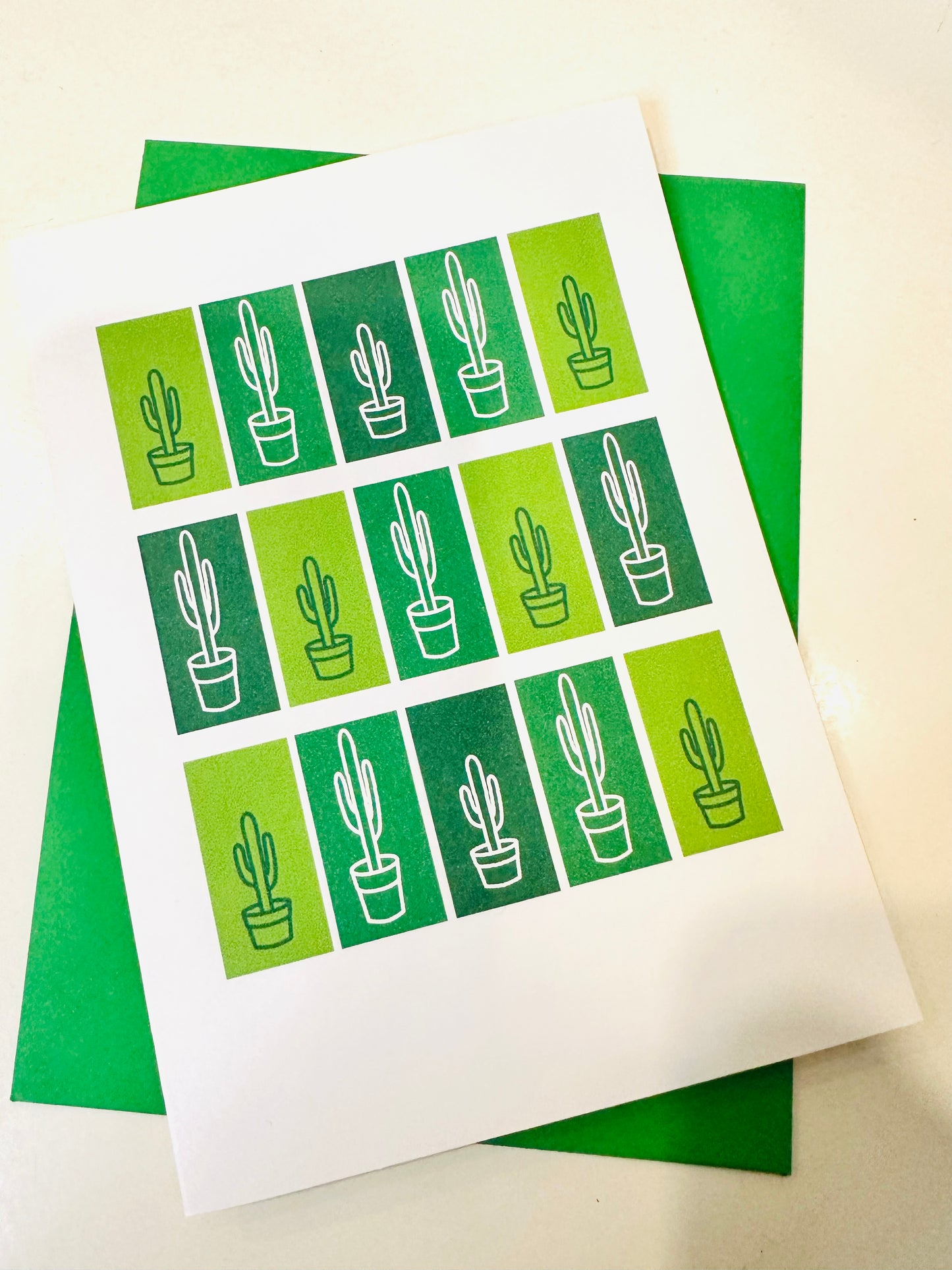 Green MANY CACTUS 5x7 boxed note card set of 10